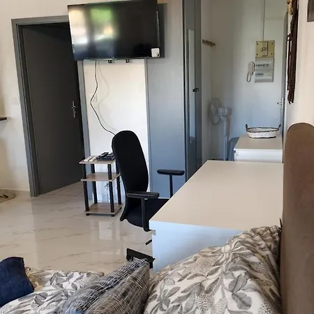 33, Cozy And Free Parking Διαμέρισμα