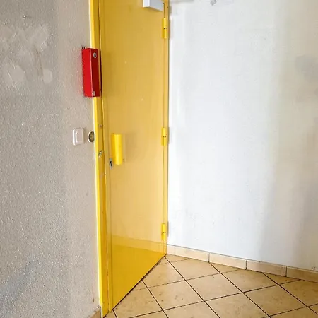 شقة 33, Cozy And Free Parking